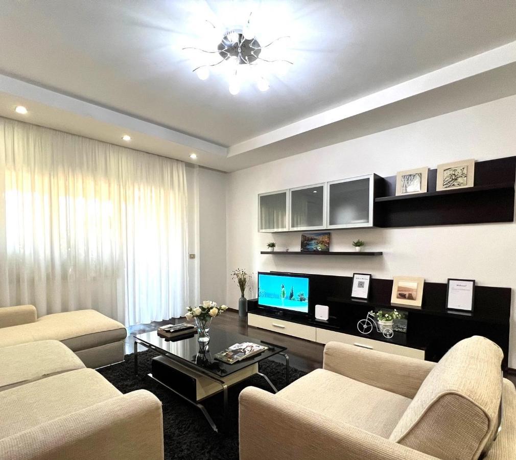 Spacious Family-Friendly Apartment In The Heart Of Bllok Тирана Екстериор снимка