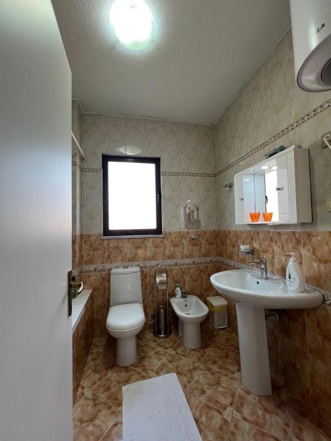 Spacious Family-Friendly Apartment In The Heart Of Bllok Тирана Екстериор снимка